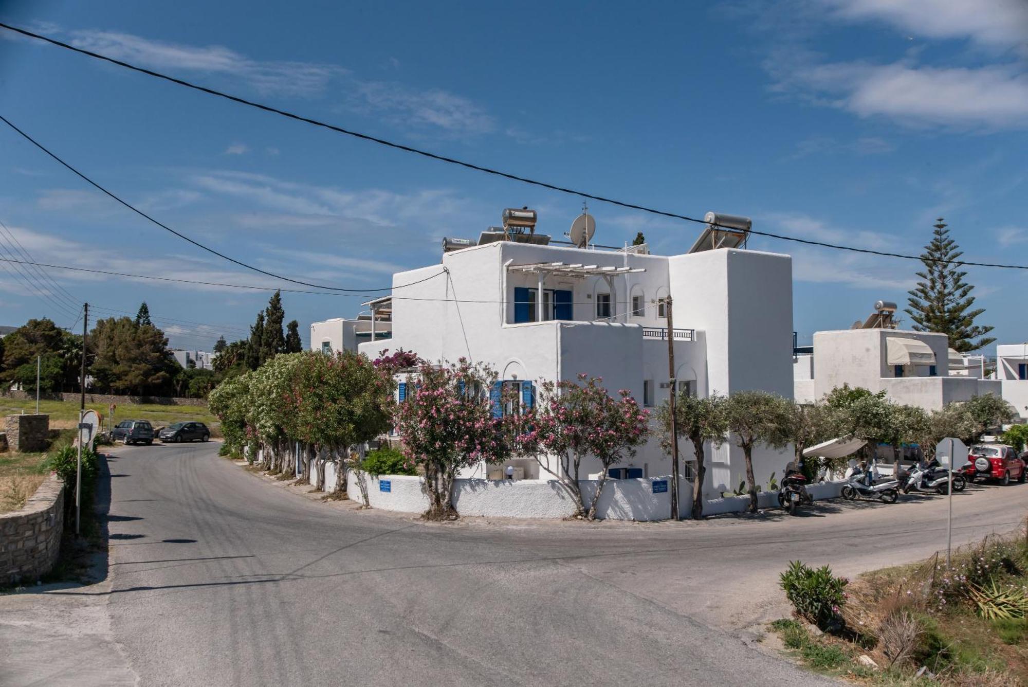 Livadia Seaside Studios 7 パロス島 エクステリア 写真